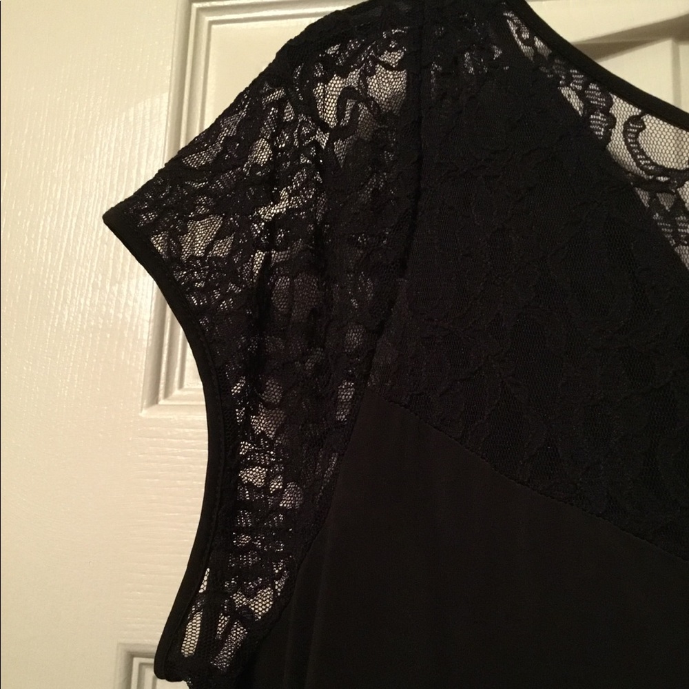 Black Top - Picture 4 of 6